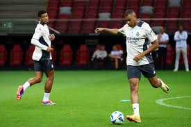 奇特的一天 奇特的一天